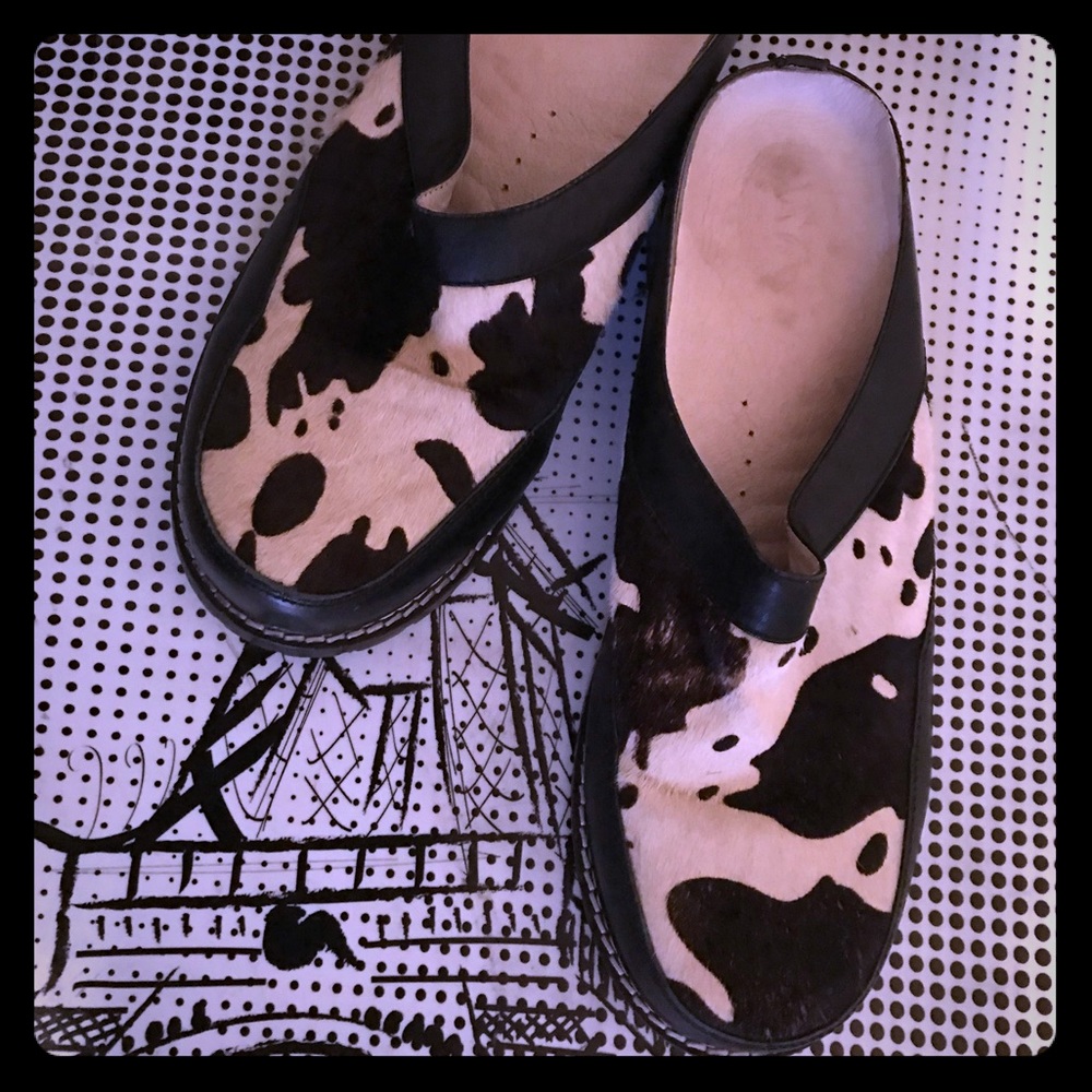 Saddle Cloggs black and white cowhide